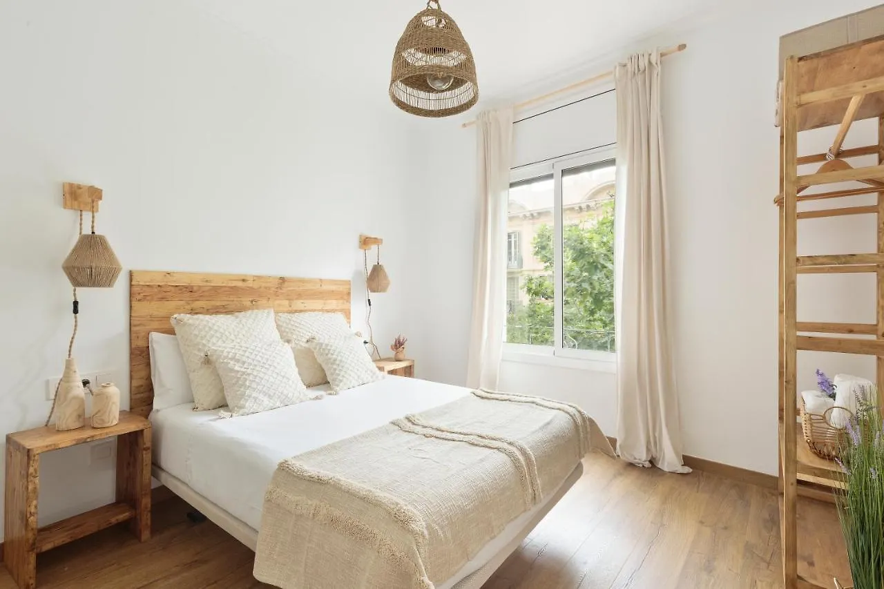 Keyfamily Sweet Home Barcelona Spain
